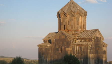 Памятник Армянскому Алфавиту - Монастырь Сагмосаванк - Крепость Амберд